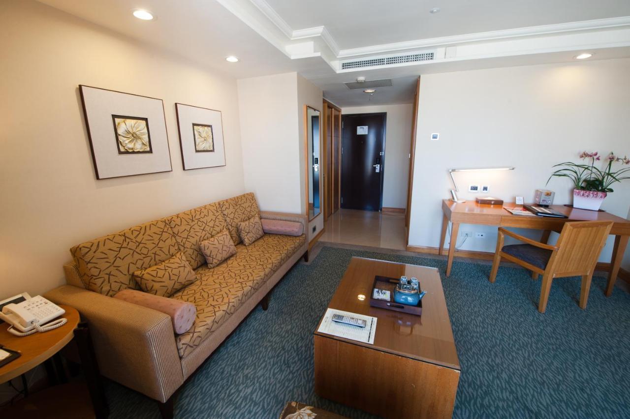 Nice Prince Hotel Chiayi Exterior foto A suite at the hotel