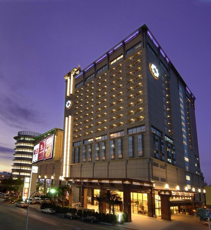 Nice Prince Hotel Chiayi Exterior foto The hotel in 2012