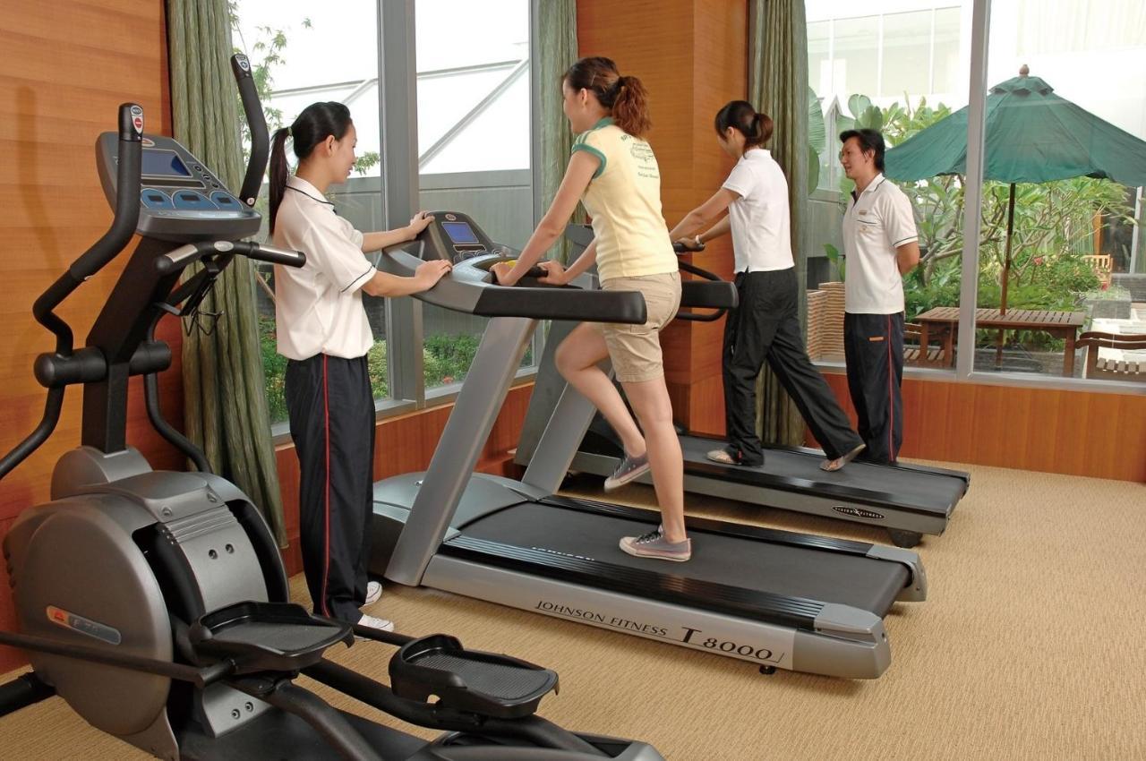 Nice Prince Hotel Chiayi Exterior foto A treadmill