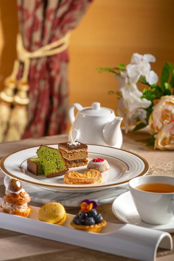 Nice Prince Hotel Chiayi Exterior foto A selection of petits fours