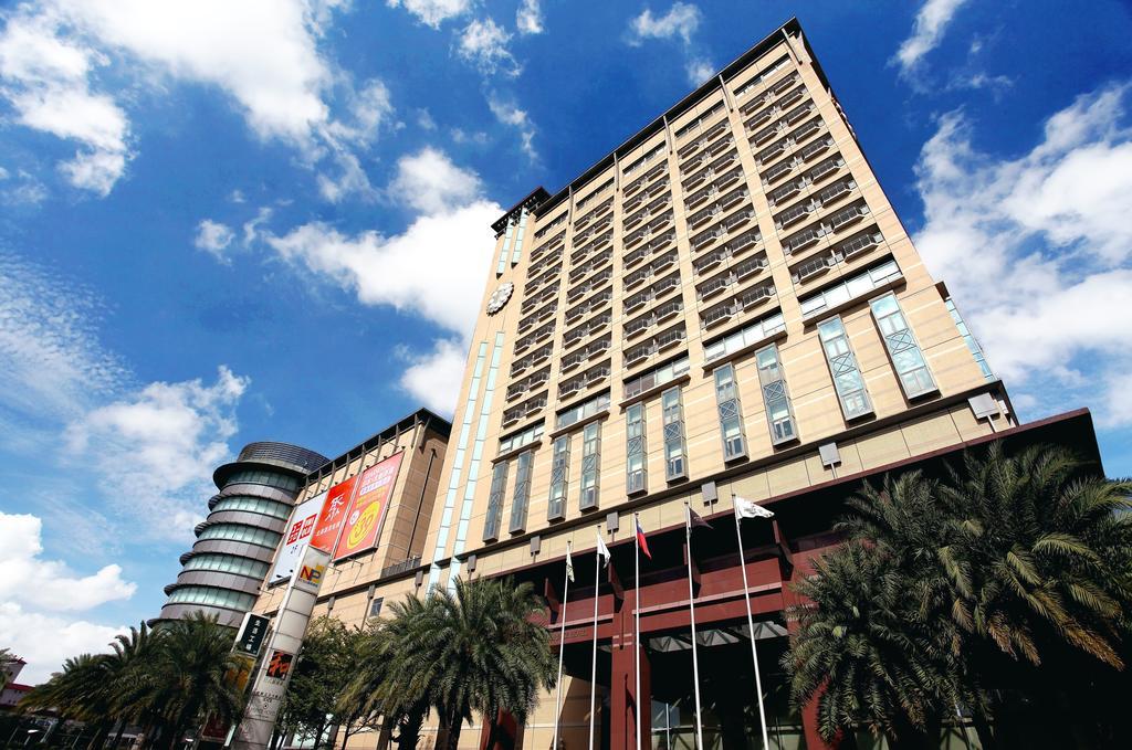 Nice Prince Hotel Chiayi Exterior foto The Royal