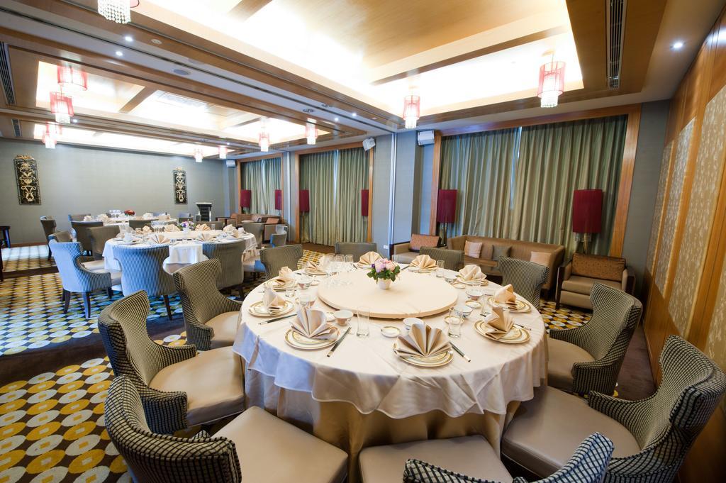 Nice Prince Hotel Chiayi Exterior foto Private dining room