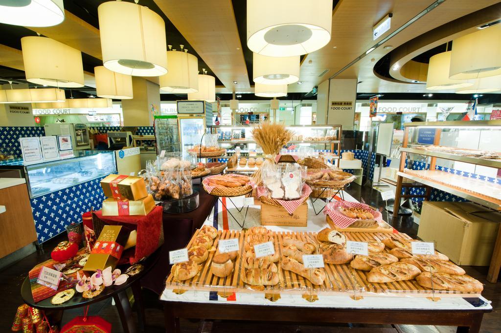 Nice Prince Hotel Chiayi Exterior foto Bakery department