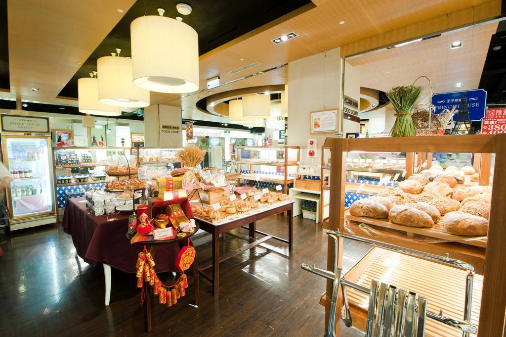 Nice Prince Hotel Chiayi Exterior foto Baker's Delight