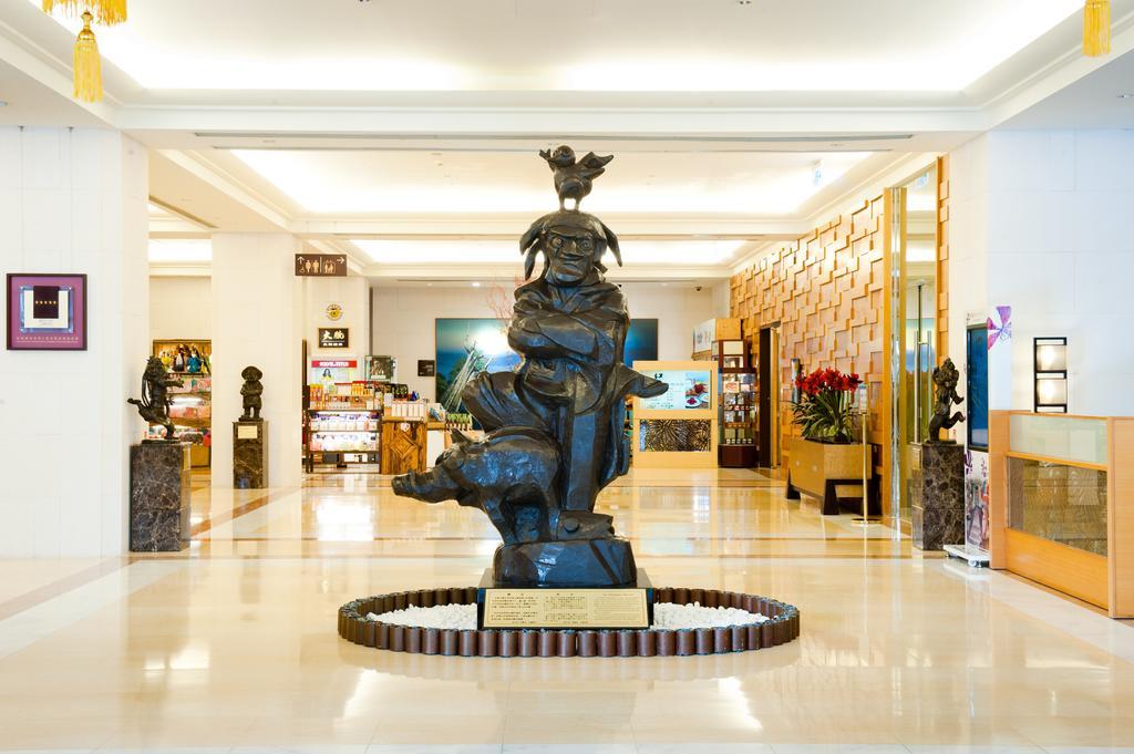 Nice Prince Hotel Chiayi Exterior foto The lobby of the hotel