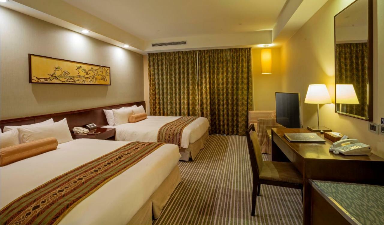 Nice Prince Hotel Chiayi Exterior foto Deluxe Room